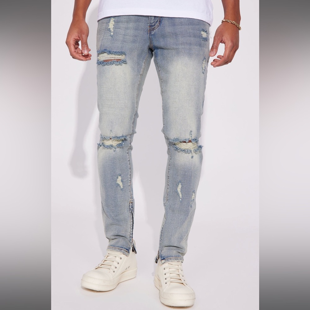 NWT NovaMen Terren Skinny Medium Wash Distressed Jeans